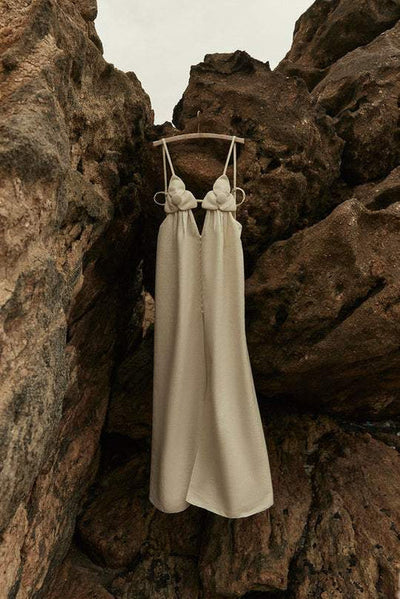 Celeste V yakalı Çiçek Yırtmaçlı Uzun Elbise